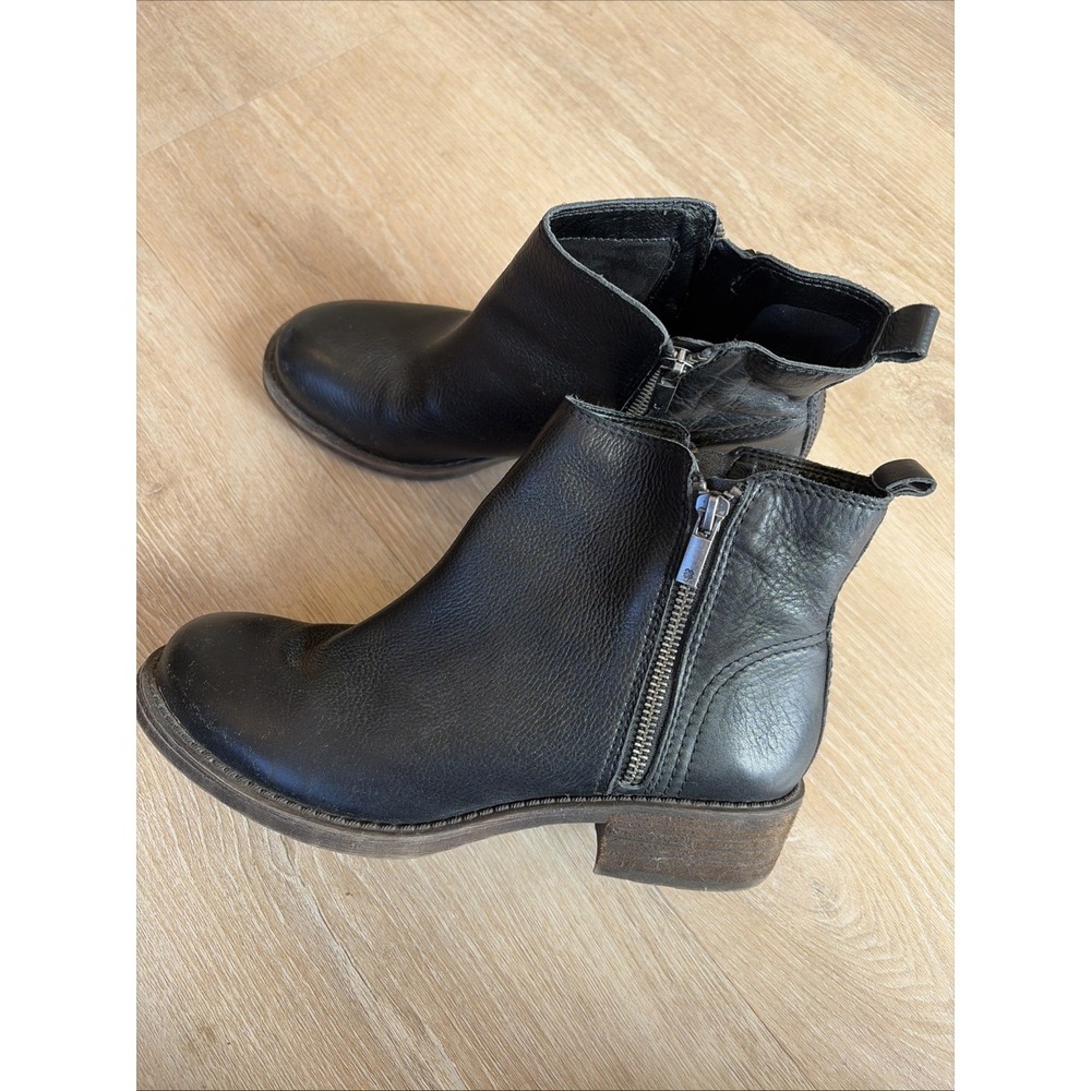 Lucky Brand Darbie Leather Ankle Boots Women's Size 8.5 Black Zip Sides Comfort - Picture 2 of 9